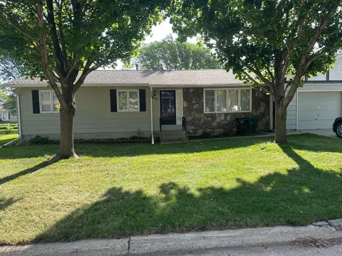 202 3rd St E, Tracy, MN 56175