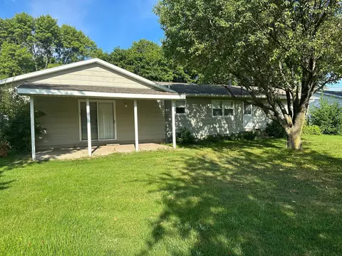 202 3rd St E, Tracy, MN 56175 photo 2