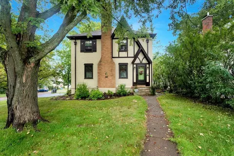 202 W Arrowhead Rd, Duluth, MN 55803