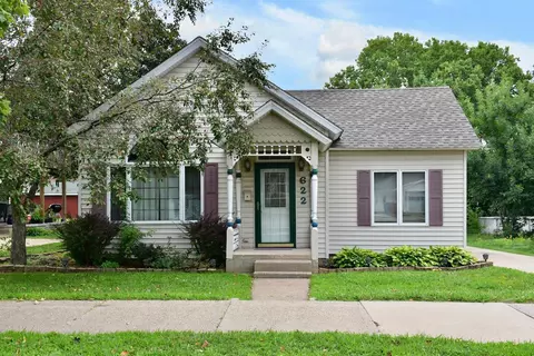 622 W 9th St, Winona, MN 55987