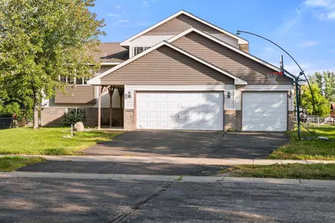 10056 Somerset Ln, Monticello, MN 55362