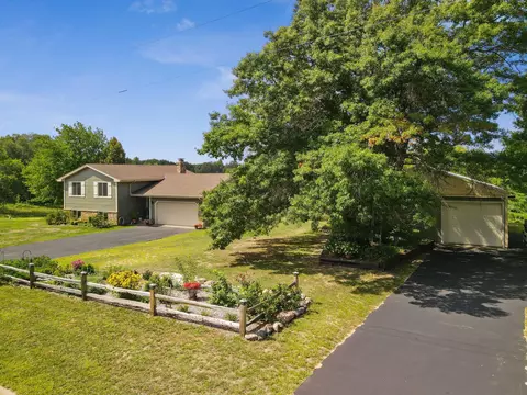 16080 University Ave NW, Andover, MN 55304