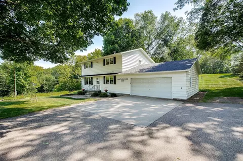 4185 Maplewood Rd, Saint Bonifacius, MN 55375