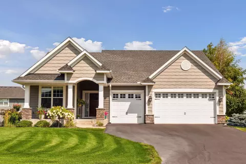 959 Monarch Trl, Eagan, MN 55123