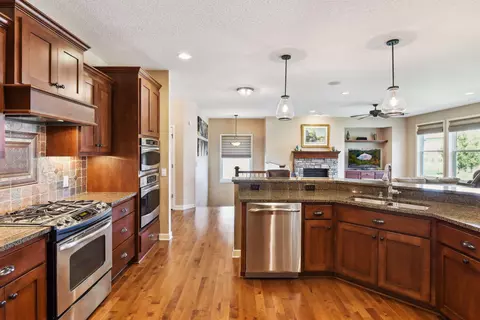 959 Monarch Trl, Eagan, MN 55123 photo 9