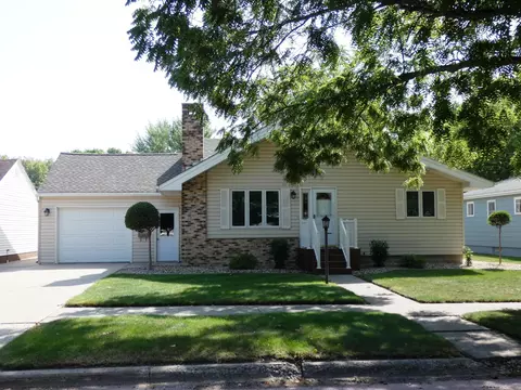 2833 Oak Ave, Slayton, MN 56172