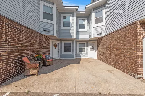 5356 Highpointe Ter, Bloomington, MN 55437