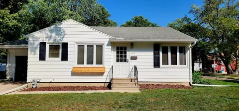 1102 Hoffman Ave, Albert Lea, MN 56007