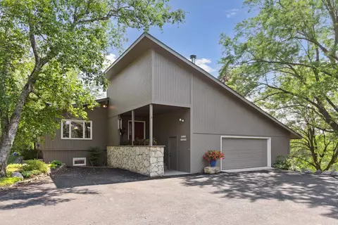 13761 Tomahawk Dr S, Afton, MN 55001