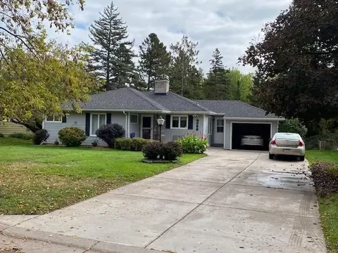 3708 Greysolon Rd, Duluth, MN 55804