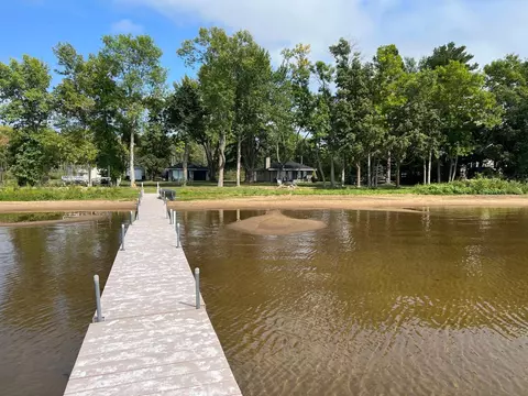 45637 Mille Lacs Pkwy, Isle, MN 56342