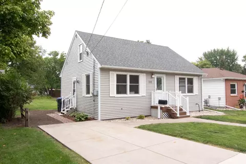111 Glenview Ave, Mankato, MN 56001