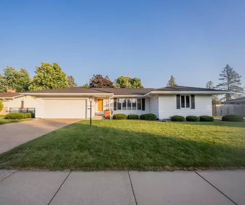 407 E Tyler Ave, Eau Claire, WI 54701