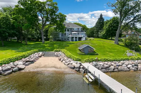 2732 Caroline Ave, Wayzata, MN 55391