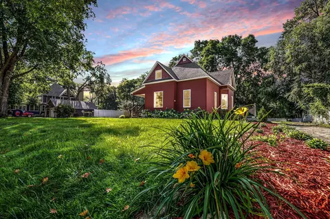 511 5th St NE, Faribault, MN 55021
