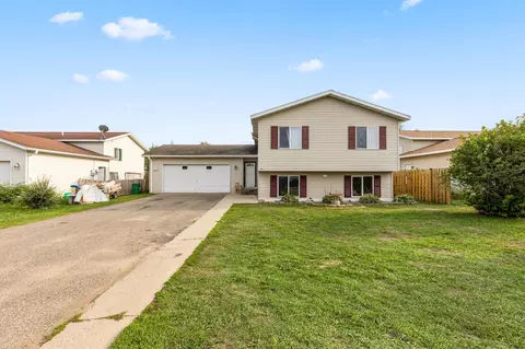 2818 Addison Ave, Brainerd, MN 56401