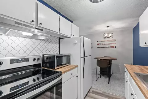 3461 Kent St #1013, Shoreview, MN 55126