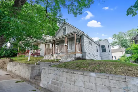 145 Lawson Ave E, Saint Paul, MN 55117