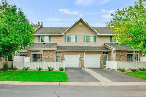 8577 Cortland Rd, Eden Prairie, MN 55344