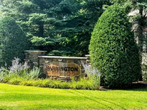 5387 Barrington Way, Shorewood, MN 55331