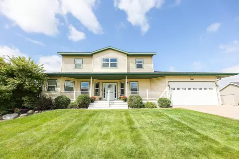 1840 Ridgewood Dr NW, Alexandria, MN 56308