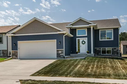 6843 Gaillardia Dr NW, Rochester, MN 55901