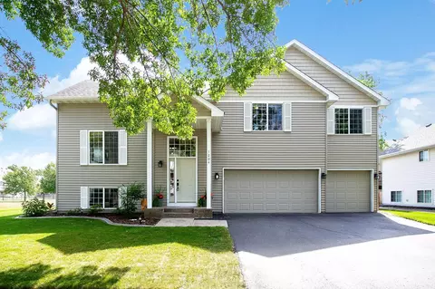 1204 Walnut St, Farmington, MN 55024