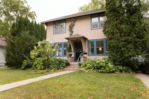 915 2nd St W, Northfield, MN 55057