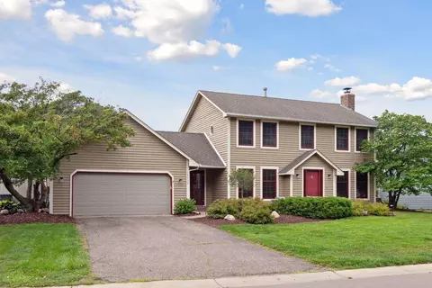 18535 Maple Leaf Dr, Eden Prairie, MN 55346