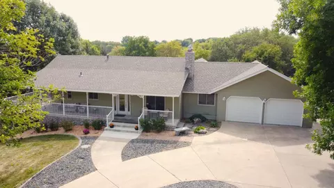 580 Rolling Meadows Ln SE, New Prague, MN 56071