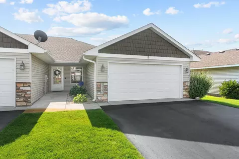 38280 Explorer Cir, North Branch, MN 55056