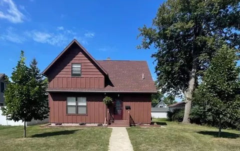 413 E Wyoming St, Redwood Falls, MN 56283