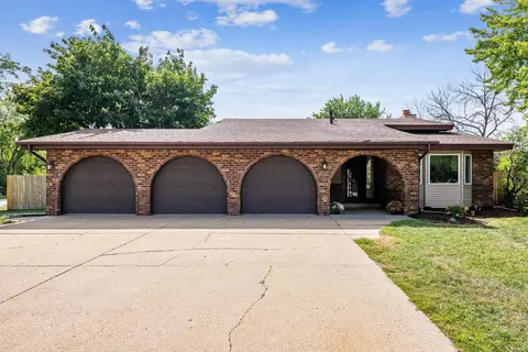 16195 Gauntlet Ct W, Rosemount, MN 55068