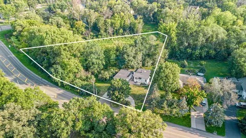 702 Koehler Rd, Vadnais Heights, MN 55127