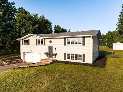 10 Hillside Rd, Esko, MN 55733