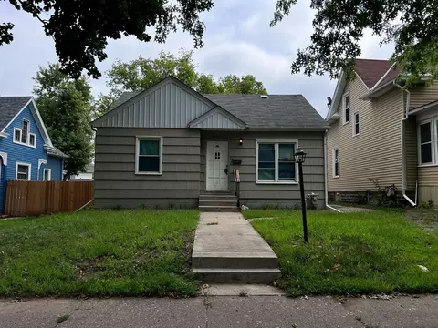 2814 Bryant Ave N, Minneapolis, MN 55411