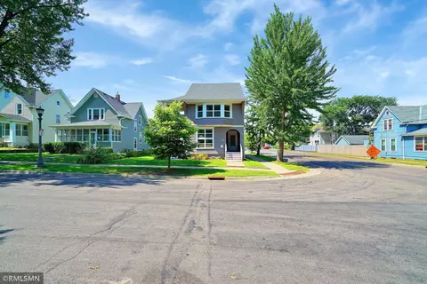 541 Manomin Ave, Saint Paul, MN 55107