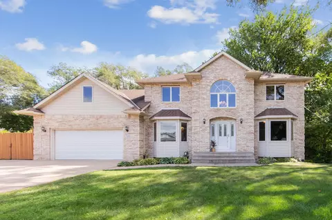 720 Mcknight Rd S, Maplewood, MN 55119
