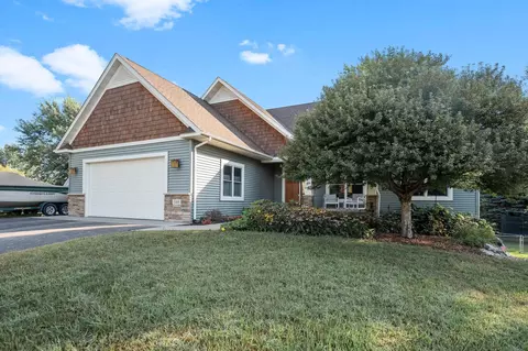 548 Woodland Ln, New Richmond, WI 54017