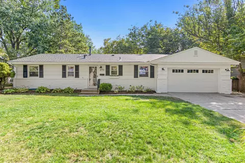 6713 Southdale Rd, Edina, MN 55435