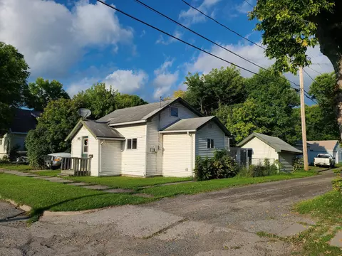 709 8th Ave, International Falls, MN 56649
