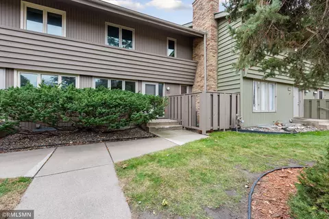 192 Windsor Ln, New Brighton, MN 55112