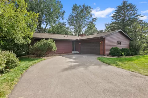 4561 Ridgeview Dr, Eagan, MN 55123 photo 2