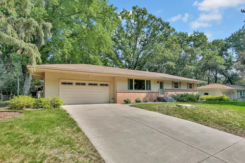 191 Jansa Dr, Shoreview, MN 55126