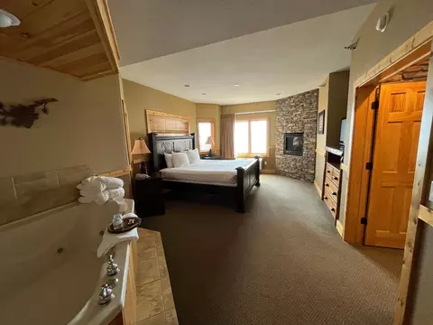 1412 N Apt 3-206a N Burlington Rd, Two Harbors, MN 55616