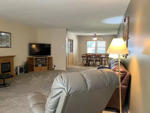 616 Collins Ave, Windom, MN 56101 photo 4