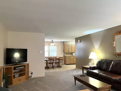 616 Collins Ave, Windom, MN 56101 photo 5