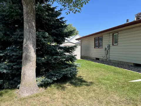 616 Collins Ave, Windom, MN 56101 photo 42