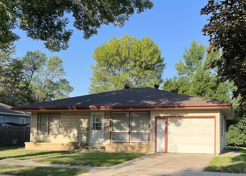 616 Collins Ave, Windom, MN 56101