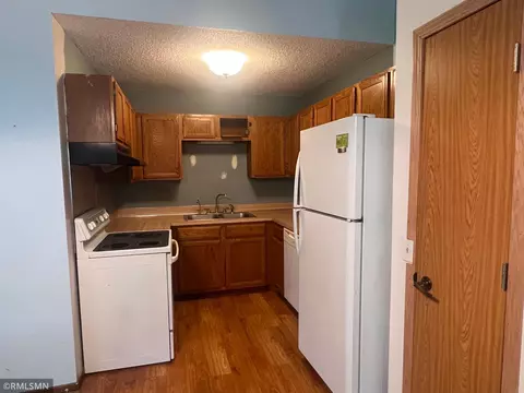 3829 Heather Dr, Eagan, MN 55122 photo 8